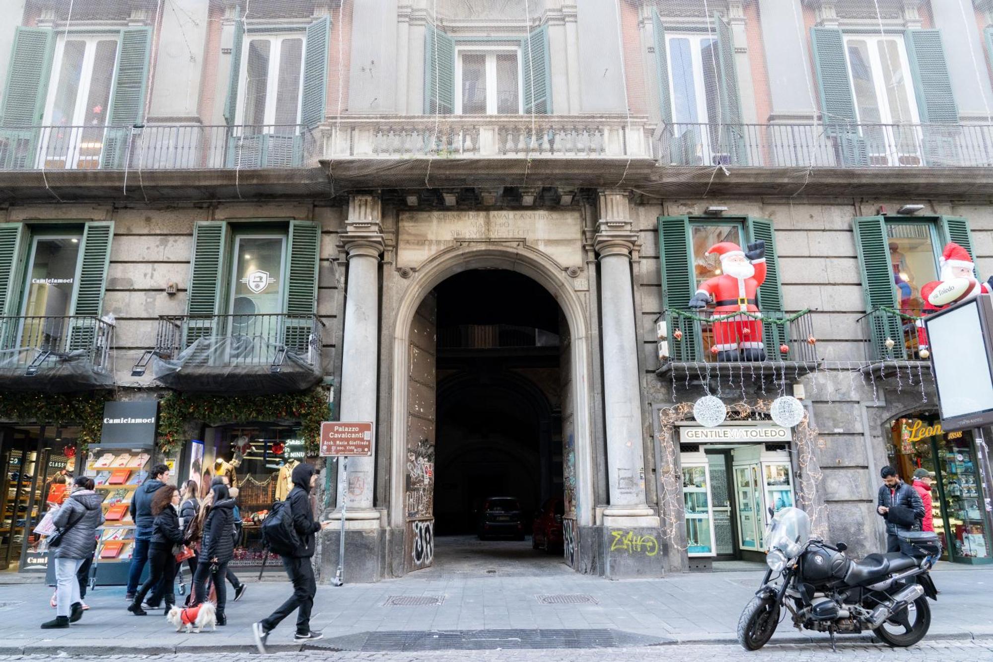 Domus Sibyllina, Palazzo Cavalcanti Neapol Zewnętrze zdjęcie
